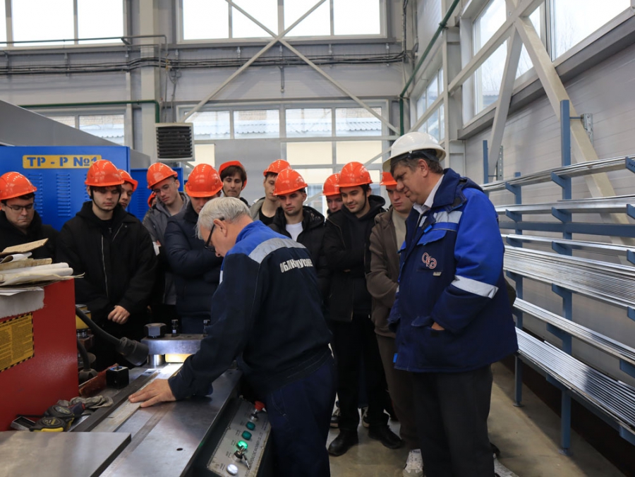 От теории к практике: студенты Вавиловского университета ознакомились с производственными процессами АО «Облкоммунэнерго»