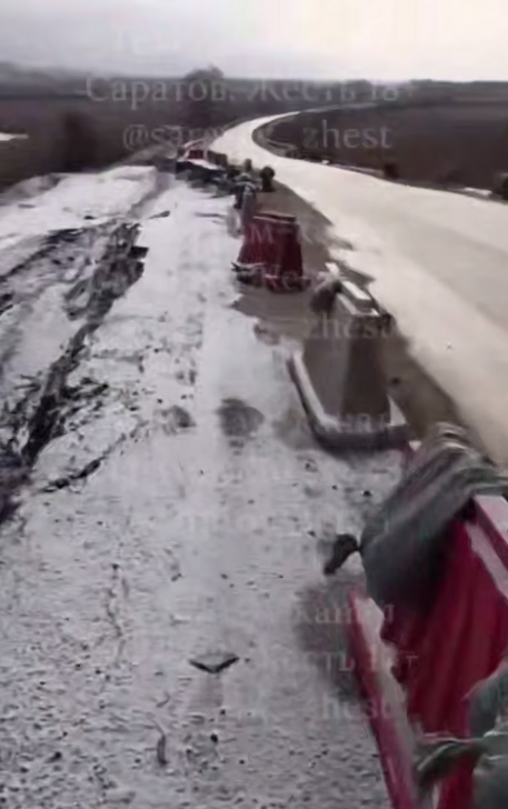 Из-за оползня разрушился участок трассы между Балашовом и Ртищево