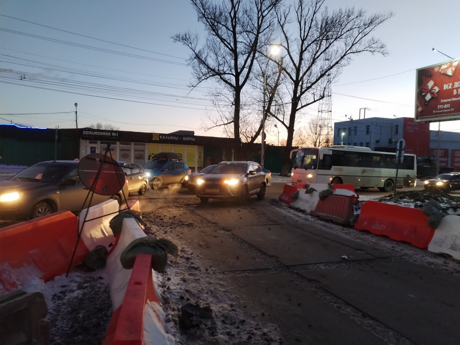 На Большой Горной ограничили проезд: пробки достигли 8 баллов