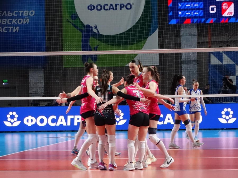 «Протон» дома не смог одолеть челябинских волейболисток