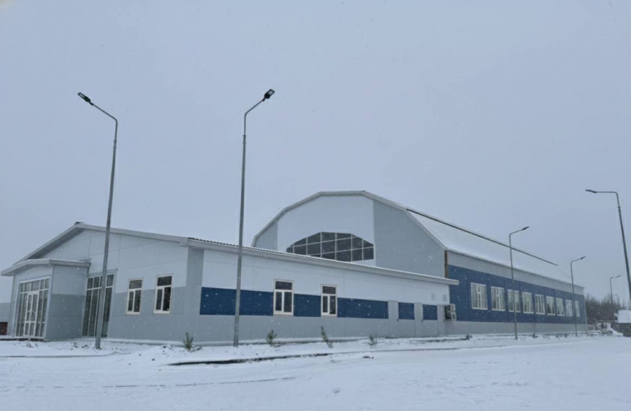 В Балашовском районе «Лэнд Крузер» столкнулся со снегоуборочным трактором