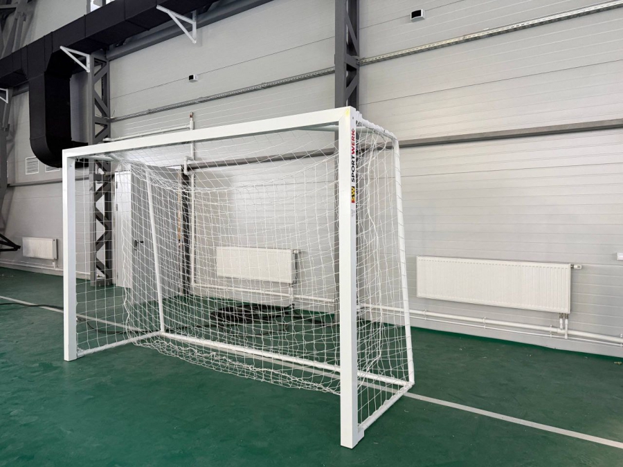 В Балашовском районе «Лэнд Крузер» столкнулся со снегоуборочным трактором