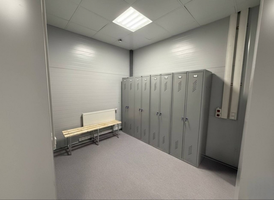 В Балашовском районе «Лэнд Крузер» столкнулся со снегоуборочным трактором