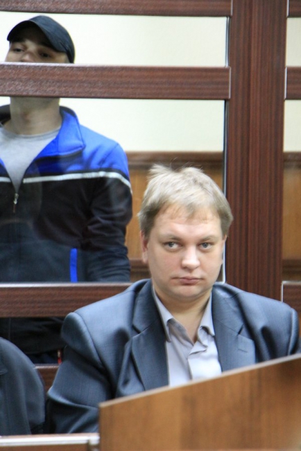 Судья зачитывает обвинительный приговор братьям убийцы Руслана Маржанова