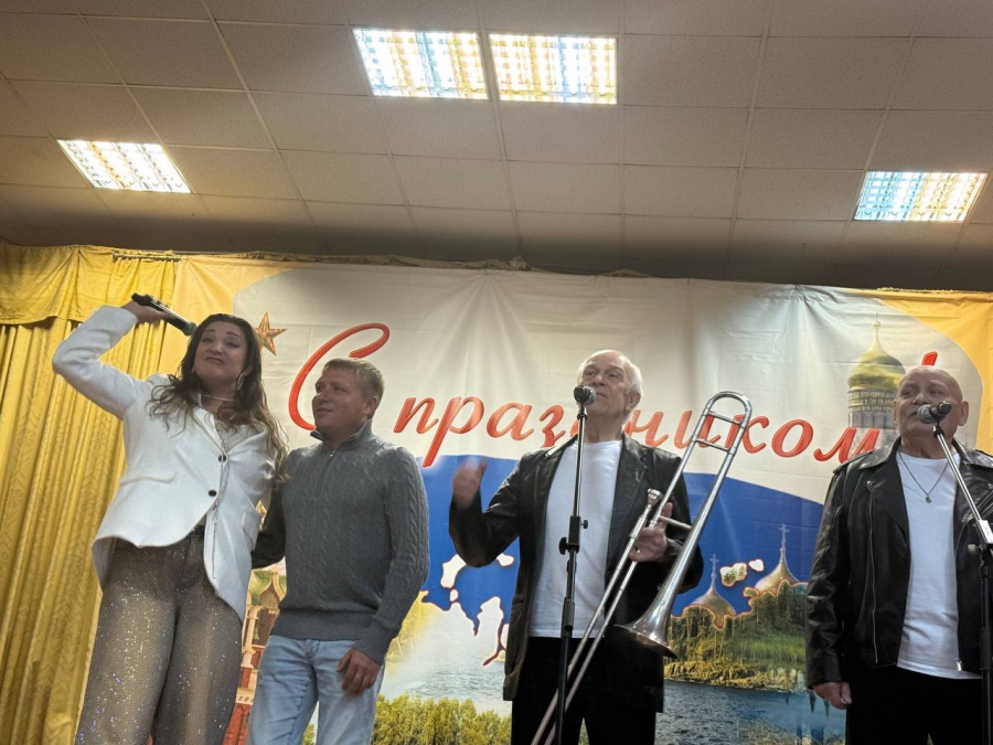 Виктория Цыганова выступила в военном госпитале Саратова