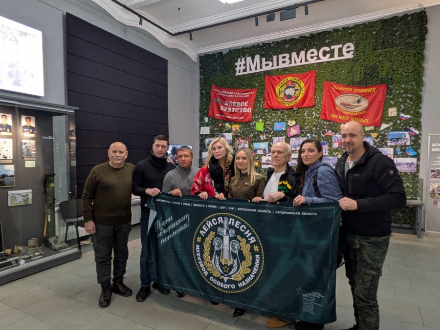 Виктория Цыганова выступила в военном госпитале Саратова