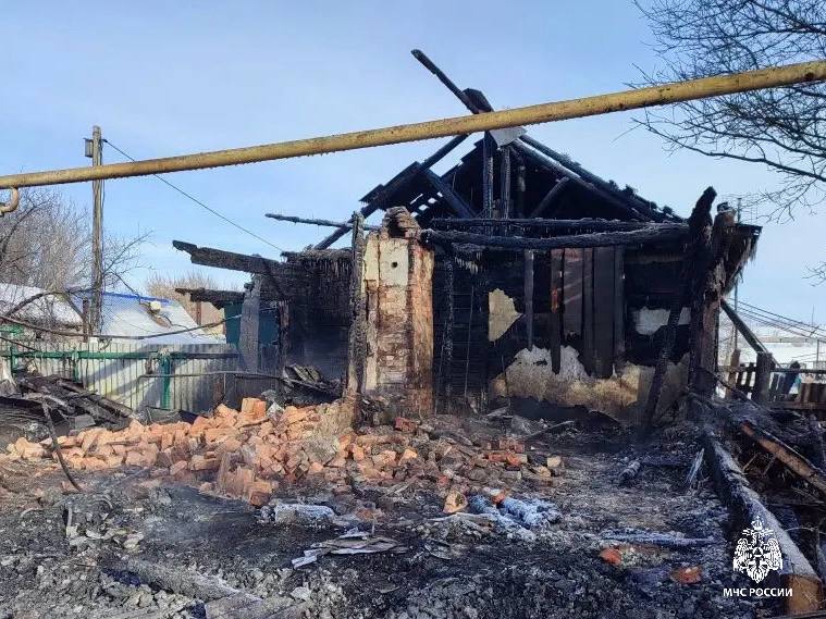 Под Ивантеевкой три человека погибли на пожаре. Возбуждено дело об убийстве