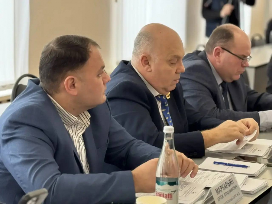 В Энгельсе выделят деньги на озеленение улиц и ремонт молодежного клуба