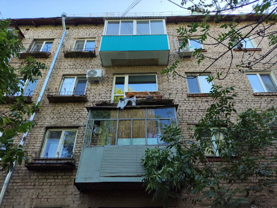 В Балакове директор УК ждет суда из-за упавшего вместе с человеком балкона