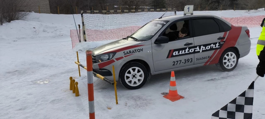 Саратовские юные автомобилисты победили в соревнованиях по автомногоборью