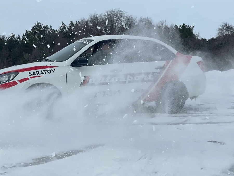 Саратовские юные автомобилисты победили в соревнованиях по автомногоборью