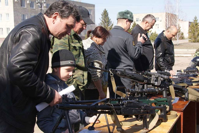 Саратовские полицейские организовали масштабную акцию «Салют Победы»