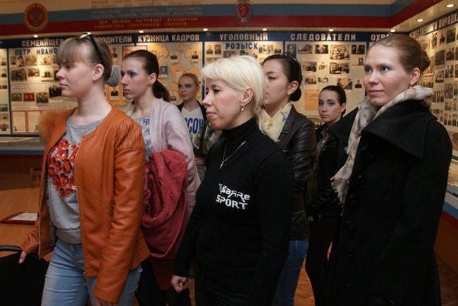 Саратовские полицейские организовали масштабную акцию «Салют Победы»