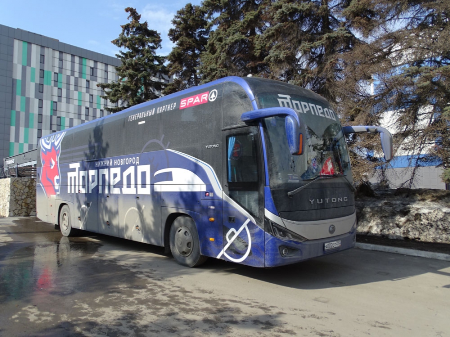 «Кристалл» дома забил 7 шайб и выиграл у нижегородцев