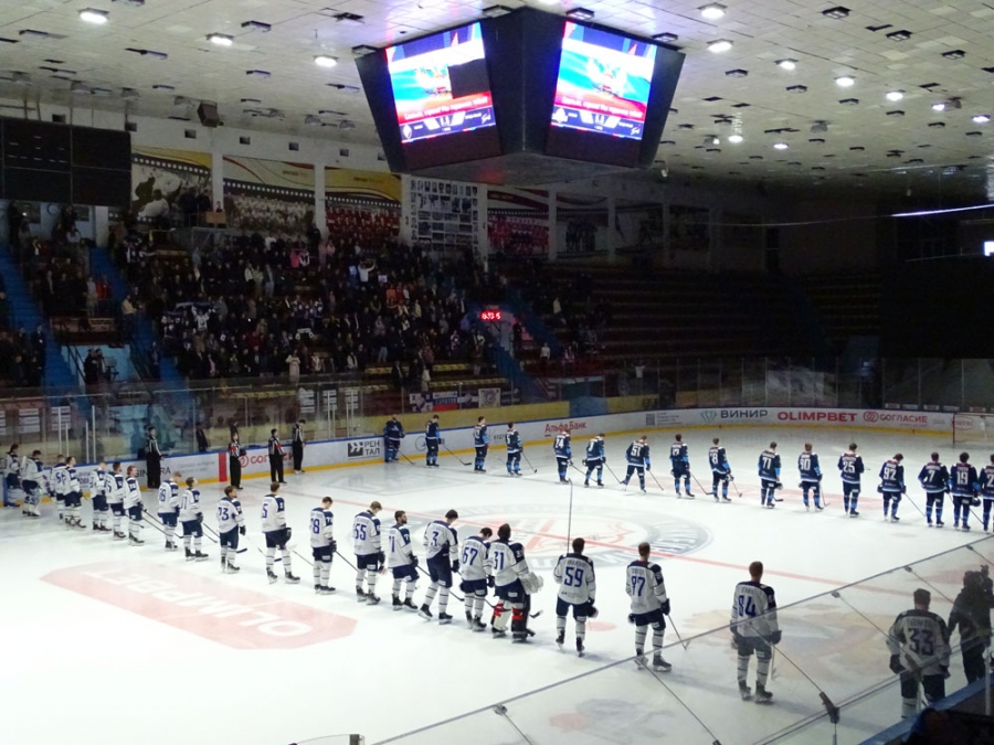 «Кристалл» дома забил 7 шайб и выиграл у нижегородцев