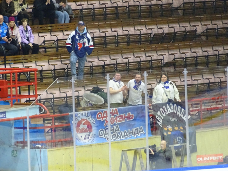 «Кристалл» дома забил 7 шайб и выиграл у нижегородцев