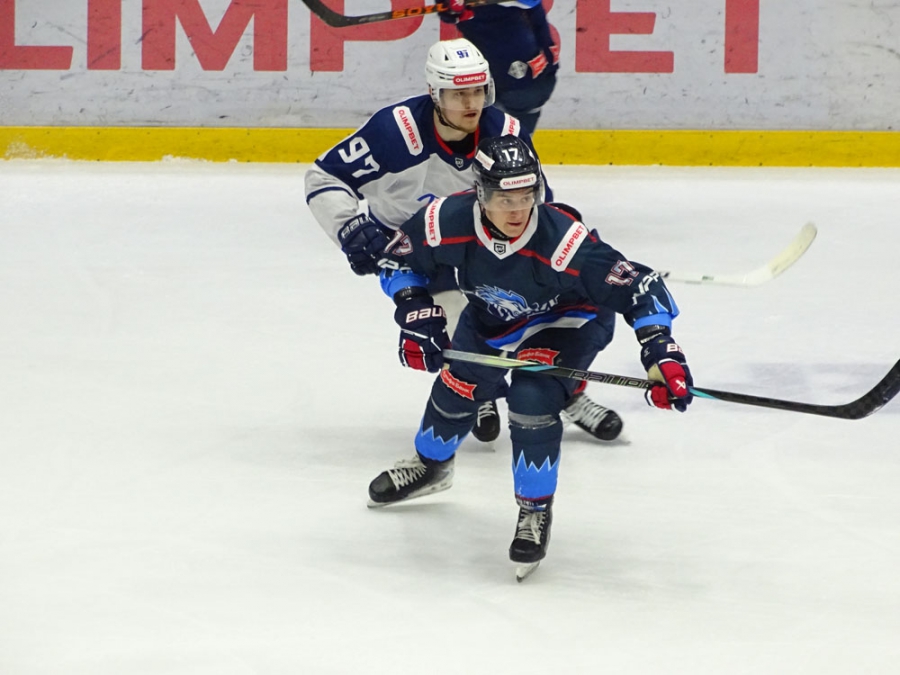 «Кристалл» дома забил 7 шайб и выиграл у нижегородцев