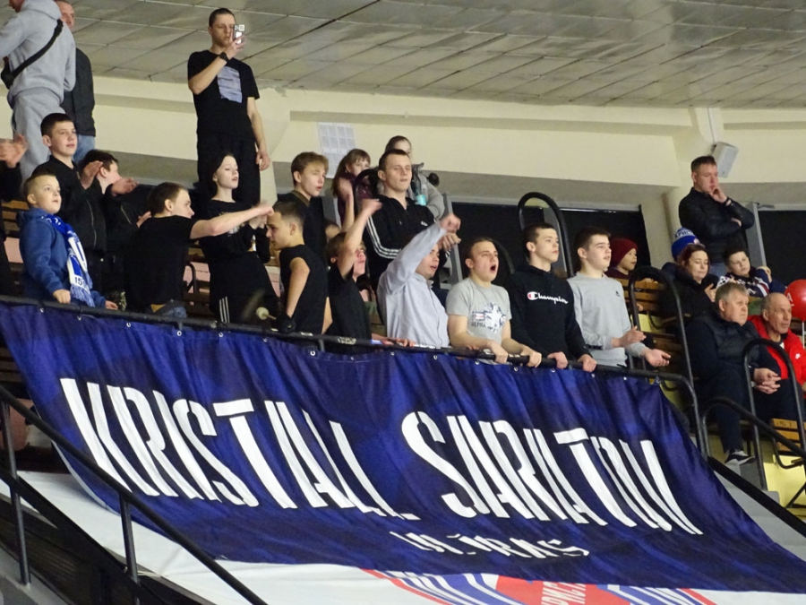 «Кристалл» дома забил 7 шайб и выиграл у нижегородцев