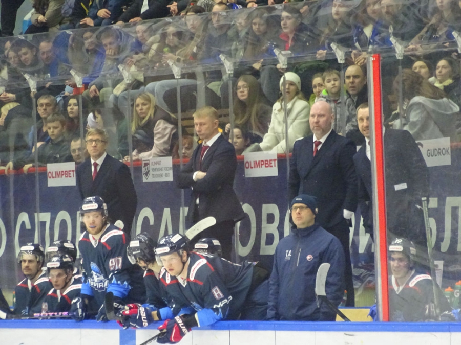 «Кристалл» дома забил 7 шайб и выиграл у нижегородцев