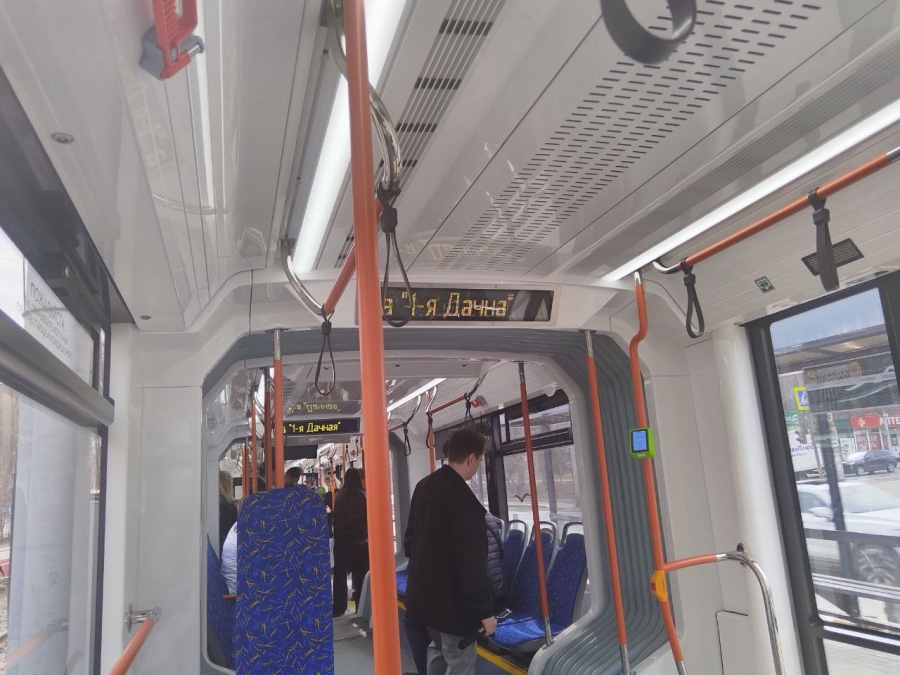 Саратовцам показали новые трехсекционные трамваи «Витязь-М» на маршруте №3