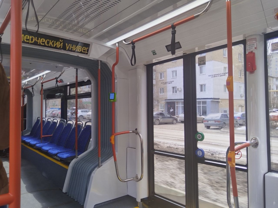 Саратовцам показали новые трехсекционные трамваи «Витязь-М» на маршруте №3