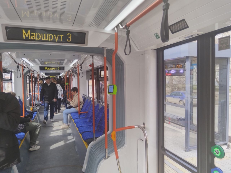 Саратовцам показали новые трехсекционные трамваи «Витязь-М» на маршруте №3