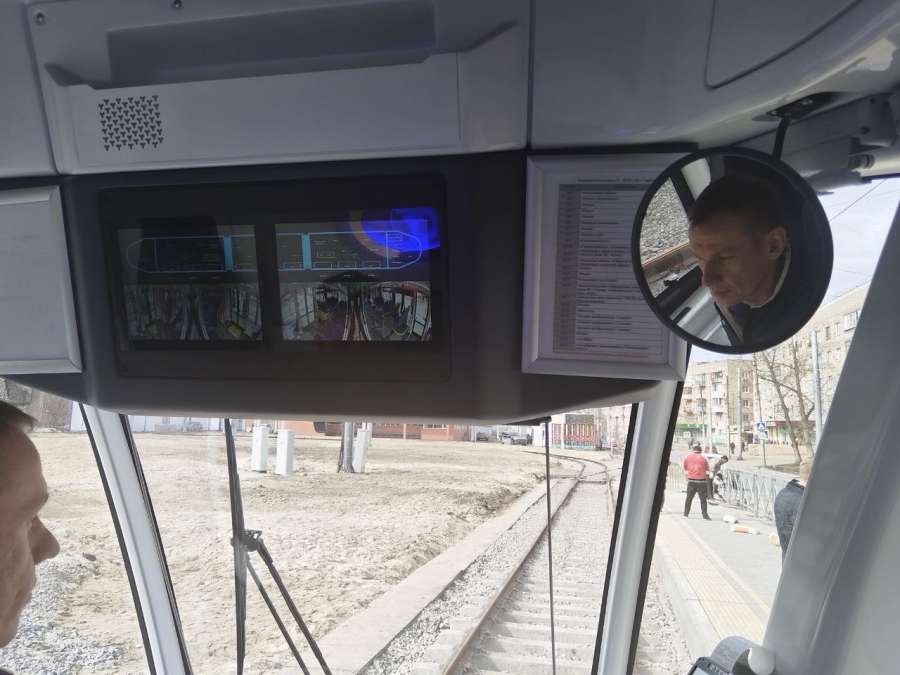 Саратовцам показали новые трехсекционные трамваи «Витязь-М» на маршруте №3