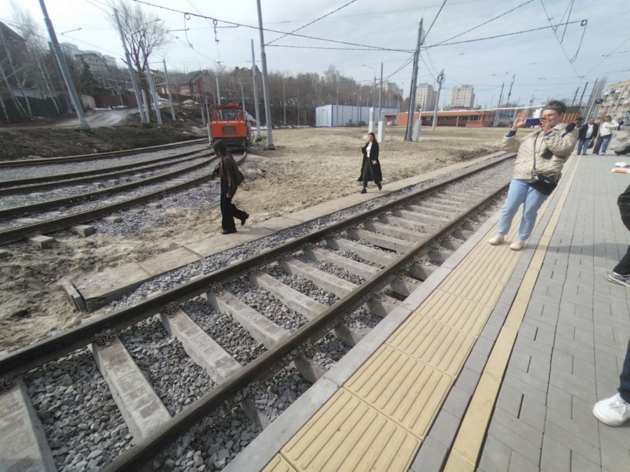 Саратовцам показали новые трехсекционные трамваи «Витязь-М» на маршруте №3