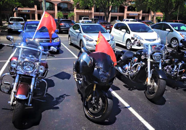 Экс-чиновник из Саратова проехал по дорогам США в честь 70-летия Победы в ВОВ