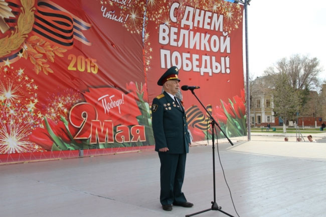 На центральной площади Энгельса прошла акция «Салют Победы»
