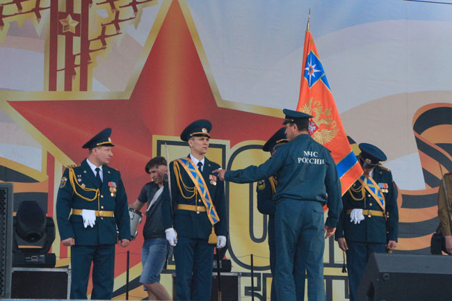 По Московской проехала колонна раритетных пожарных авто