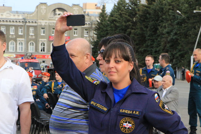 По Московской проехала колонна раритетных пожарных авто