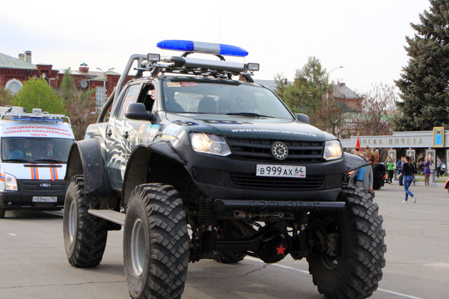 По Московской проехала колонна раритетных пожарных авто