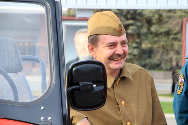 По Московской проехала колонна раритетных пожарных авто