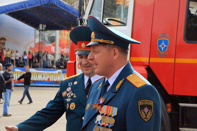 По Московской проехала колонна раритетных пожарных авто