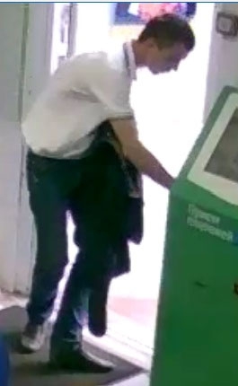 В Энгельсе ищут налетчика на магазин быстрых кредитов