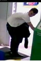 В Энгельсе ищут налетчика на магазин быстрых кредитов