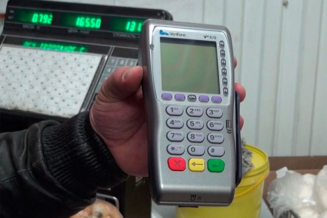 В сетевом магазине пытались установить поддельный терминал