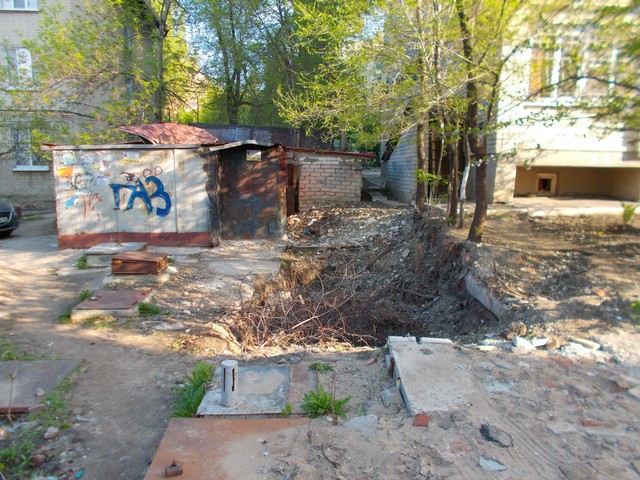 Жители улицы Школьной пожаловались на растущую гору мусора