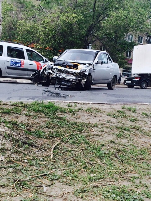 На проспекте Строителей столкнулись 4 автомобиля и автобус