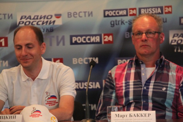 Ирландец научил российских пахарей налаживать плуги