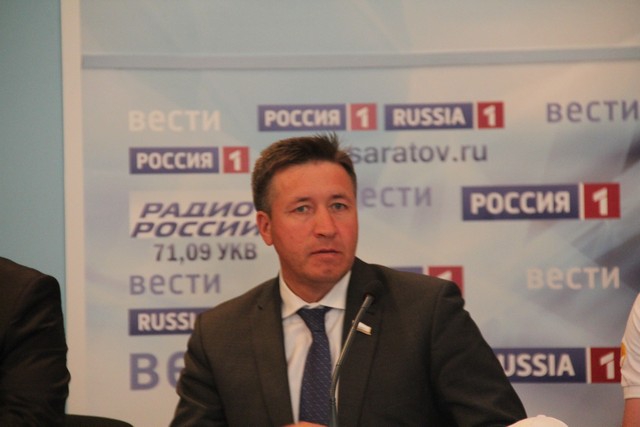 Ирландец научил российских пахарей налаживать плуги