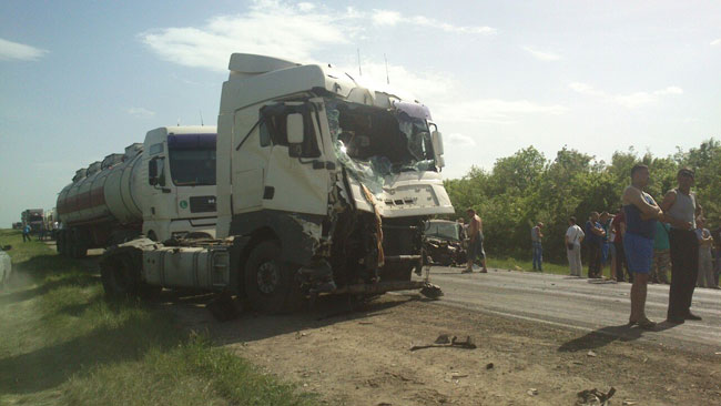 Водитель грузовика сгорел в результате массового ДТП под Красноармейском