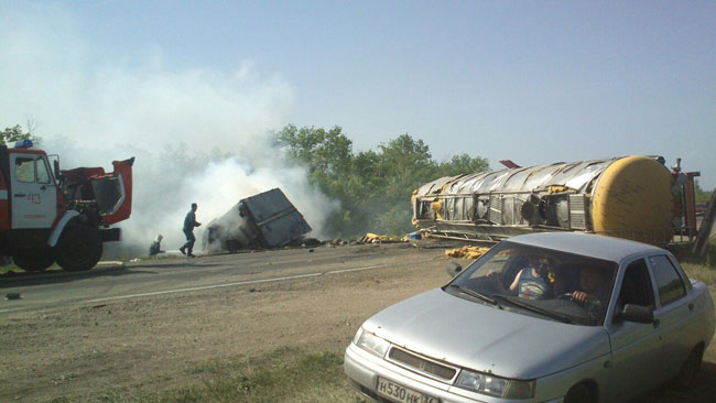 Водитель грузовика сгорел в результате массового ДТП под Красноармейском