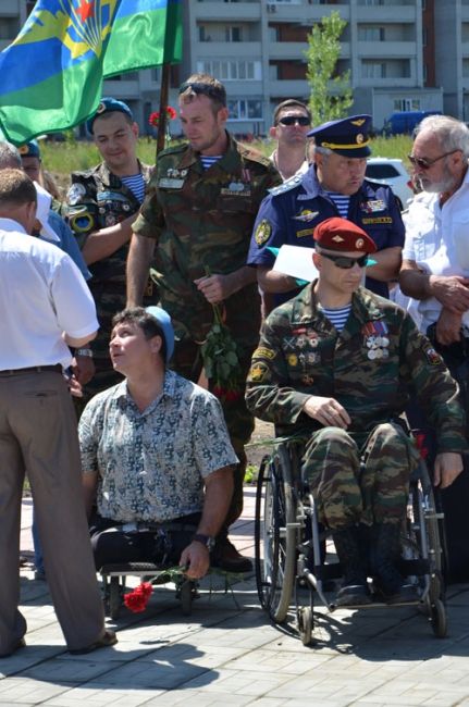 В Юбилейном открыли памятник Герою России Николаю Исаеву