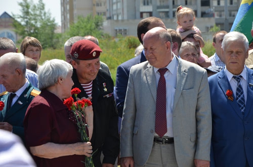 В Юбилейном открыли памятник Герою России Николаю Исаеву