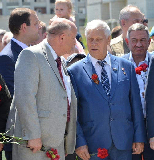 В Юбилейном открыли памятник Герою России Николаю Исаеву