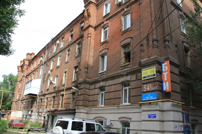 Рейд ОНФ. На Чернышевского ветер снес у дома крышу