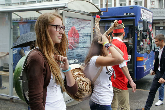 Улитка, черепаха и Флеш устроили гонки с саратовскими автобусами
