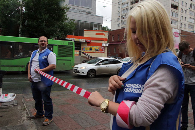 Улитка, черепаха и Флеш устроили гонки с саратовскими автобусами
